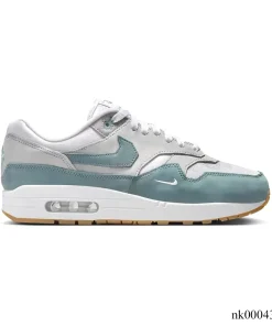 AM 1 Low Poly Adventure Shoes Sneakers - nk0004319