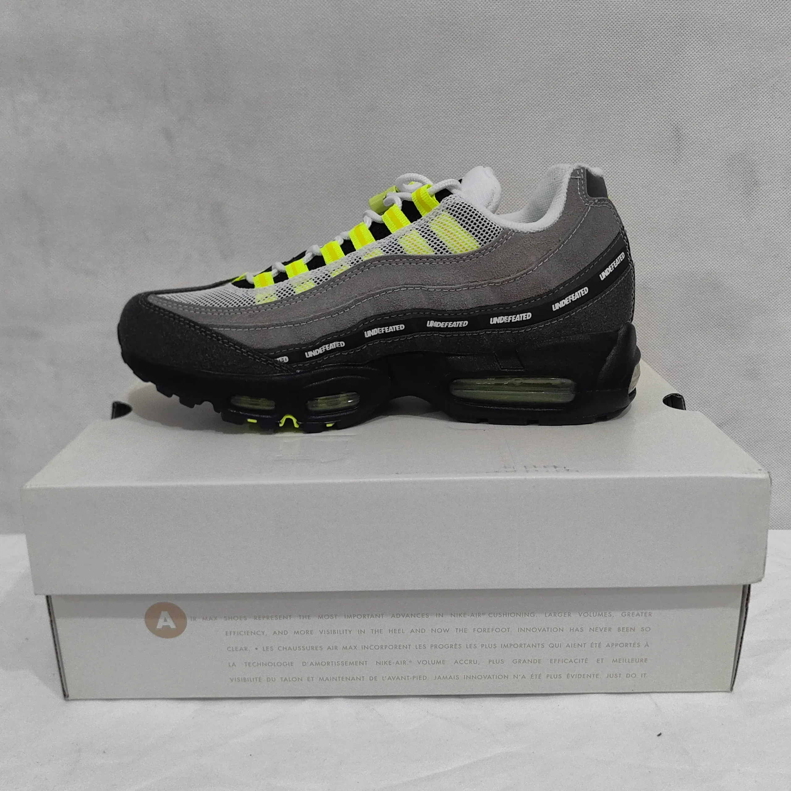 Undefeated x AM 95 Geo NYC Neon Shoes Sneakers - nk0004982 - Image 7
