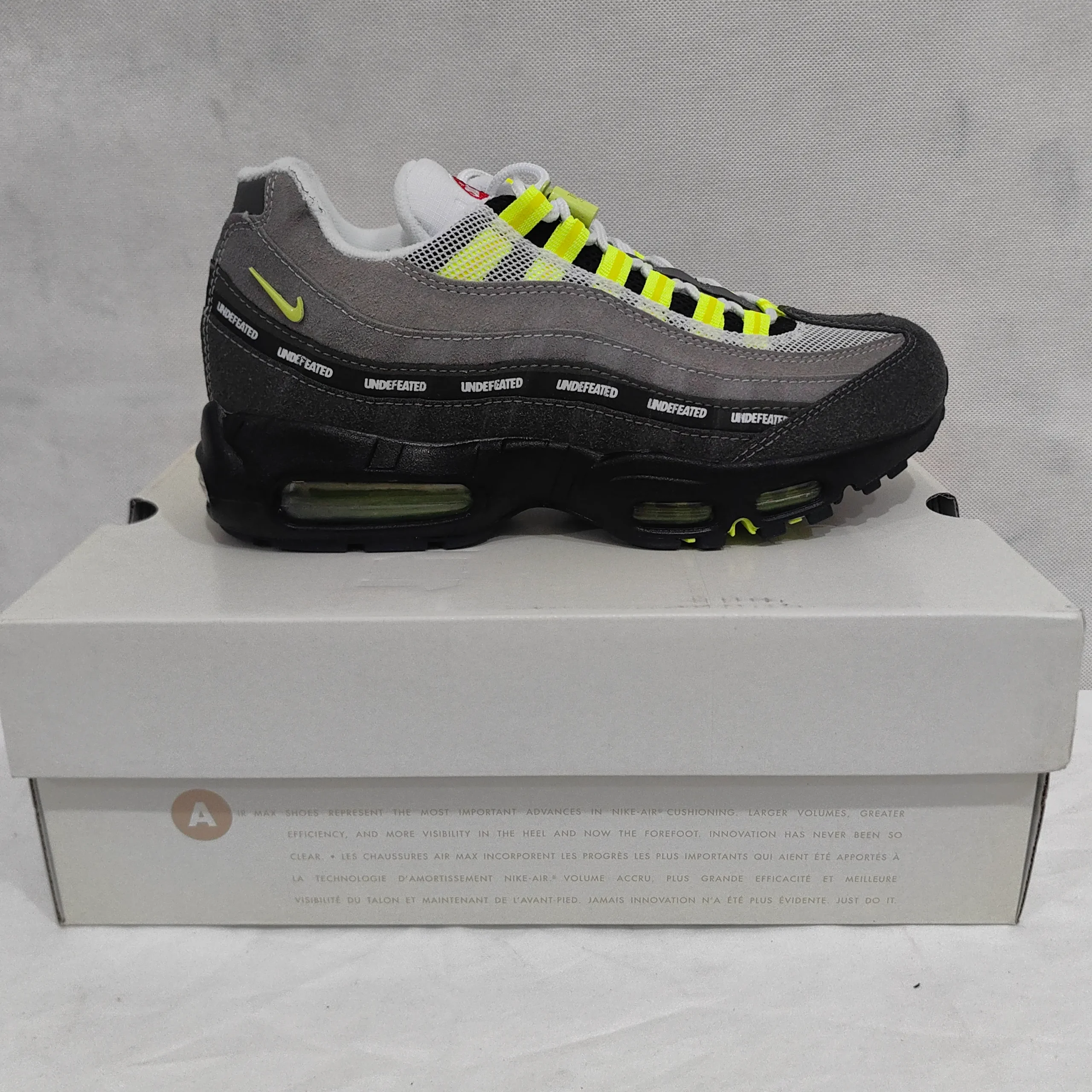 Undefeated x AM 95 Geo NYC Neon Shoes Sneakers - nk0004982 - Image 6
