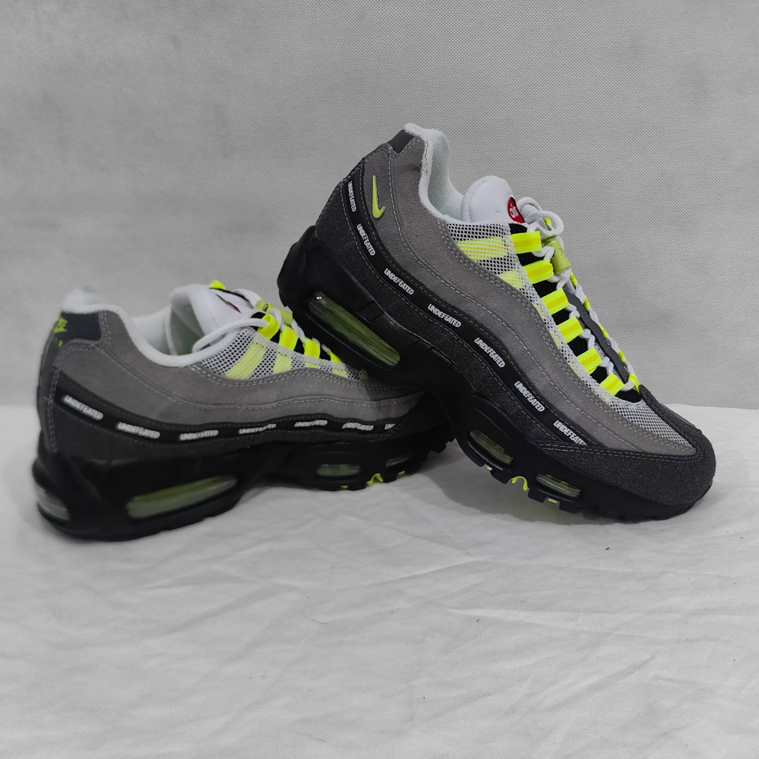 Undefeated x AM 95 Geo NYC Neon Shoes Sneakers - nk0004982 - Image 9