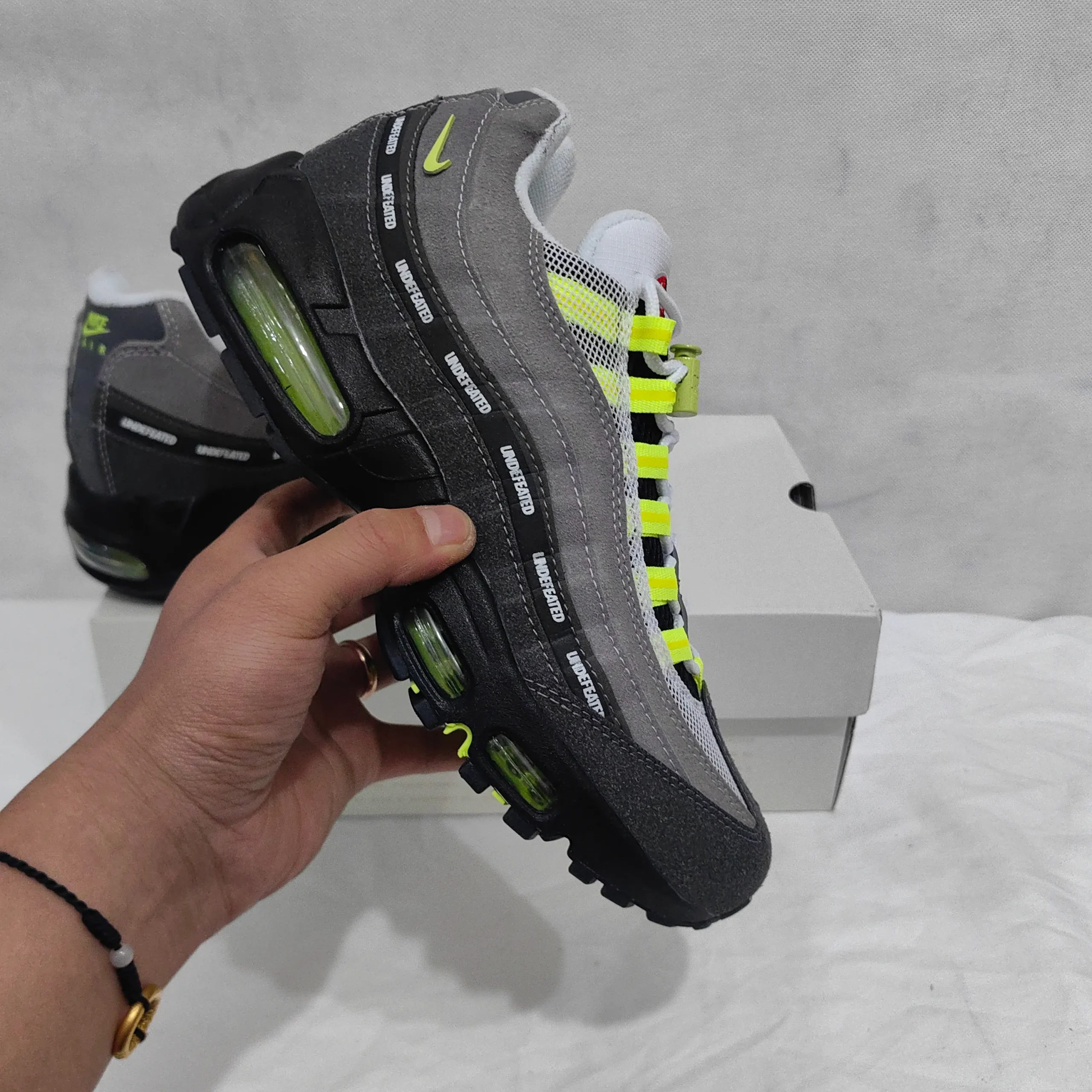 Undefeated x AM 95 Geo NYC Neon Shoes Sneakers - nk0004982 - Image 10