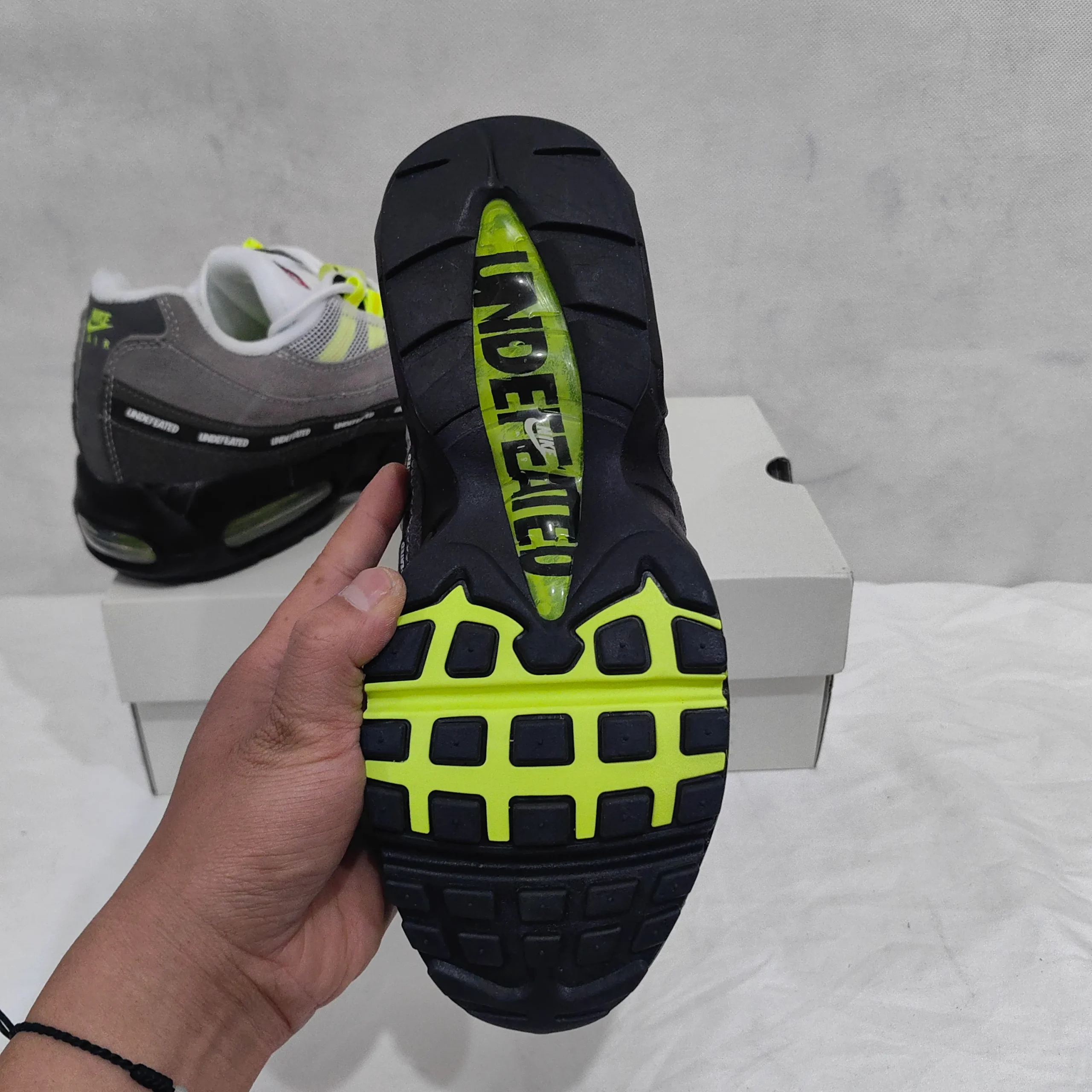Undefeated x AM 95 Geo NYC Neon Shoes Sneakers - nk0004982 - Image 16