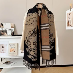Alternative view of BUR Scarf  - BUR0026