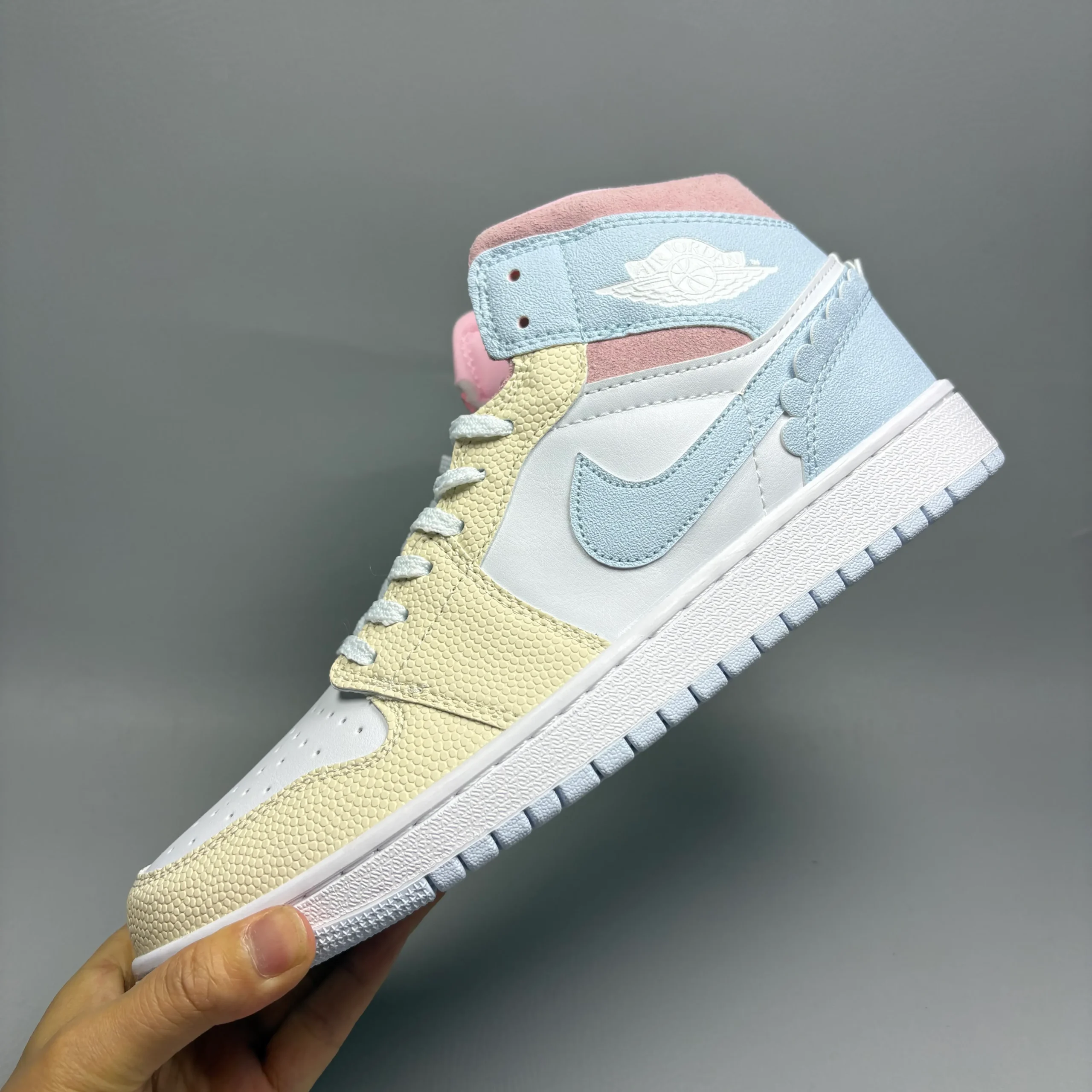 AJ 1 Mid SE Love Is In The Air/ Valentine's Day Shoes Sneakers – nk0005315 - Image 4