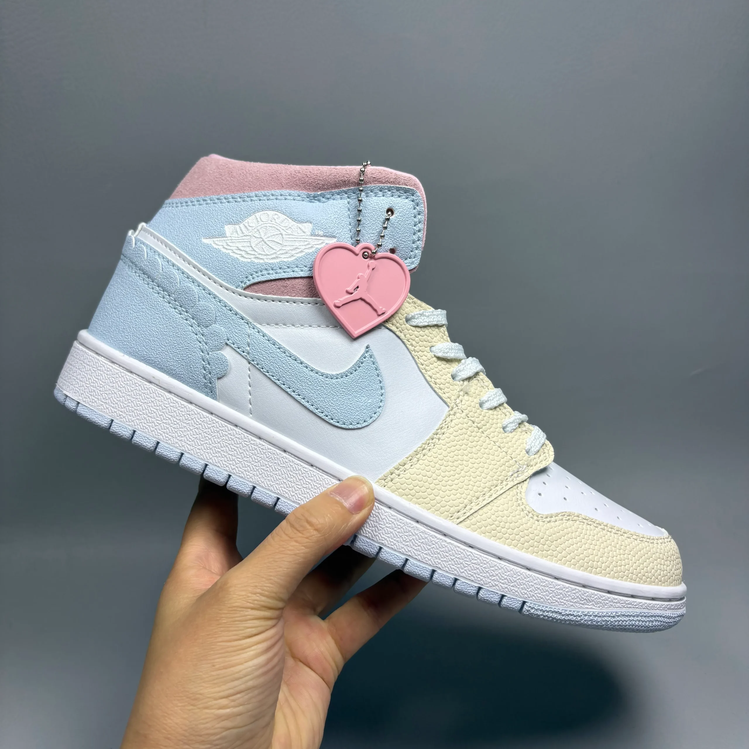 AJ 1 Mid SE Love Is In The Air/ Valentine's Day Shoes Sneakers – nk0005315 - Image 3