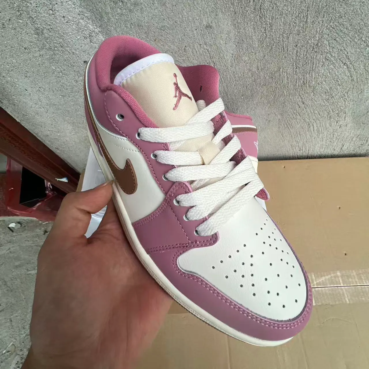 AJ 1 Low Desert Berry Shoes Sneakers - nk0002800 - Image 4