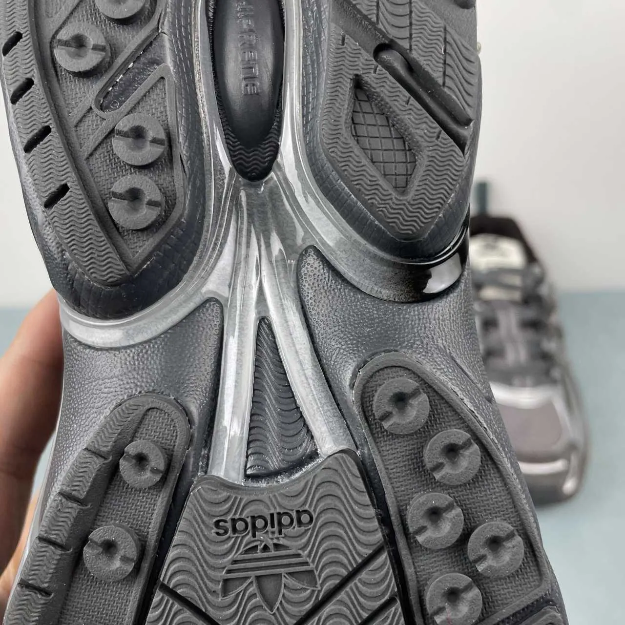 AD Cushion SFTM Shoes Sneakers - nk0005351 - Image 14